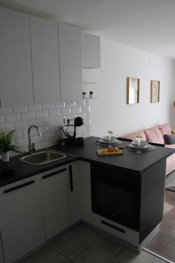 Luca, Digital Nomad Getaway Studio Apartment Zagreb Exterior photo